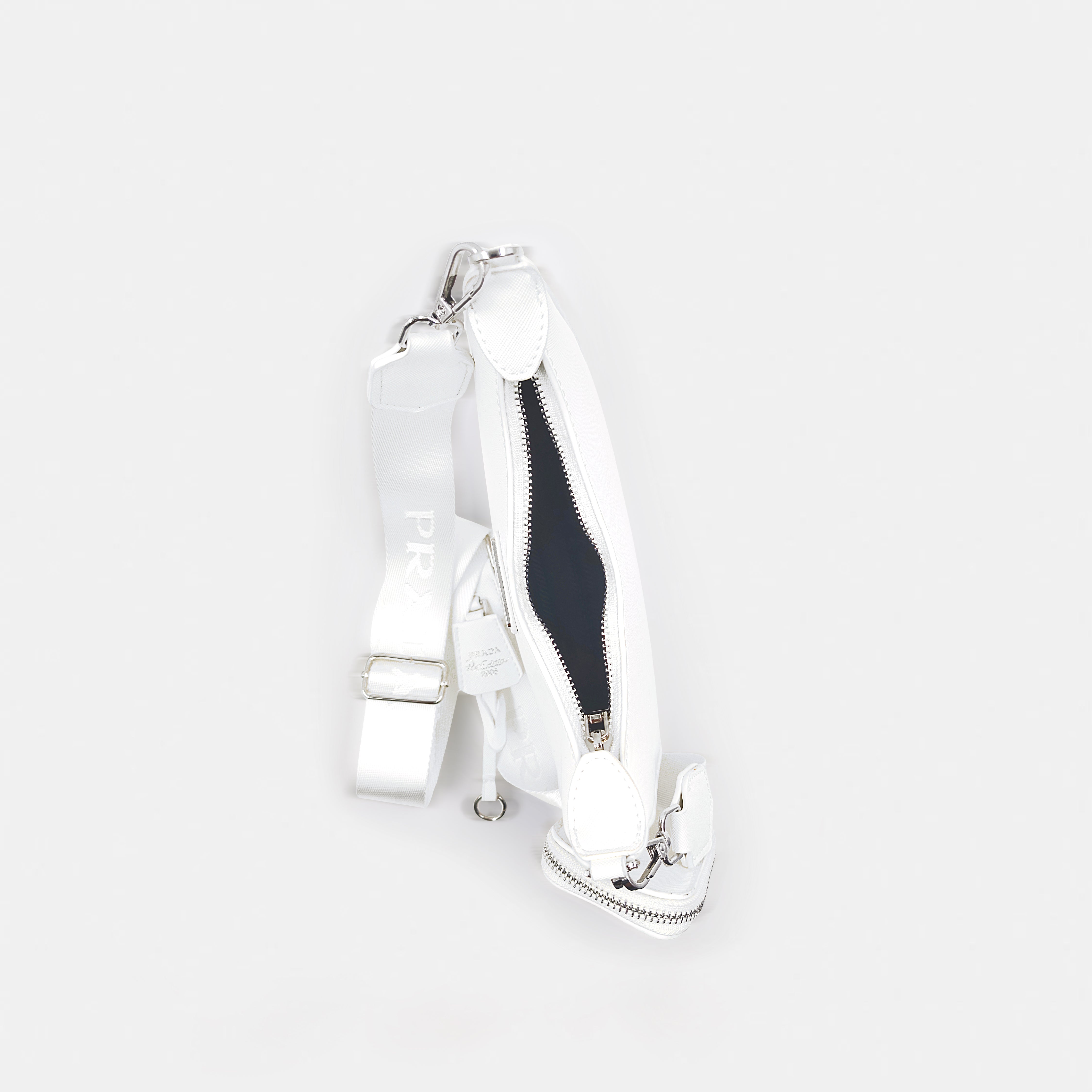 Prada Re-Edition 2005 shoulder bag