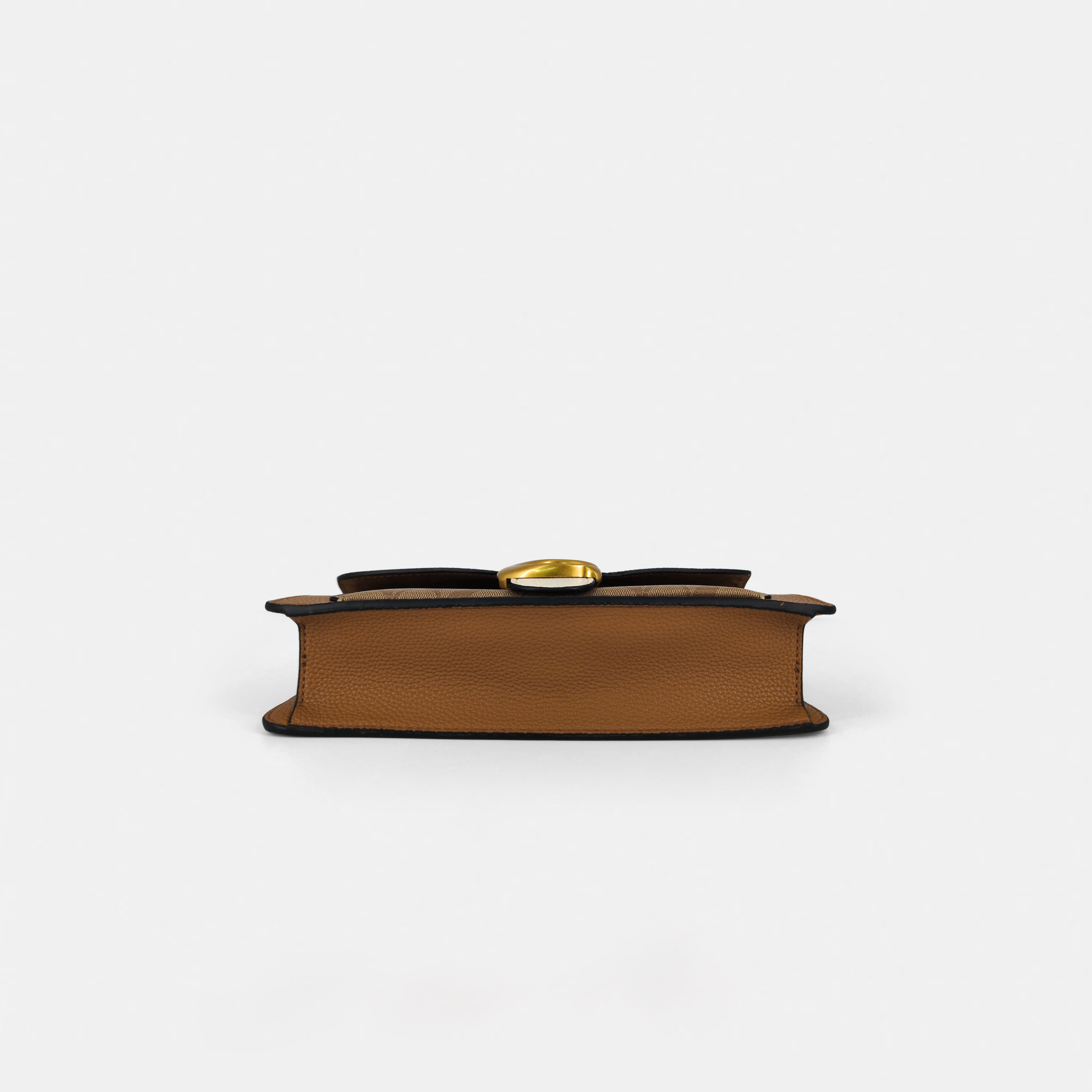 C   -  Inspired Elegant Shoulder Bag